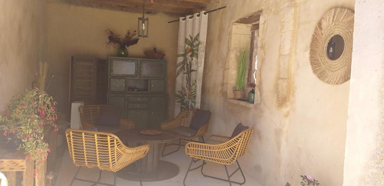 Logis De Bois Roche Villa Saint-Bonnet-sur-Gironde Eksteriør billede