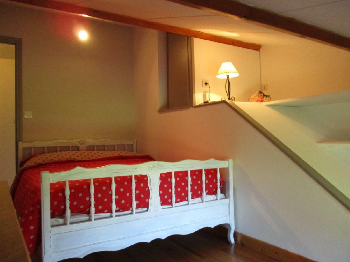 Logis De Bois Roche Villa Saint-Bonnet-sur-Gironde Eksteriør billede